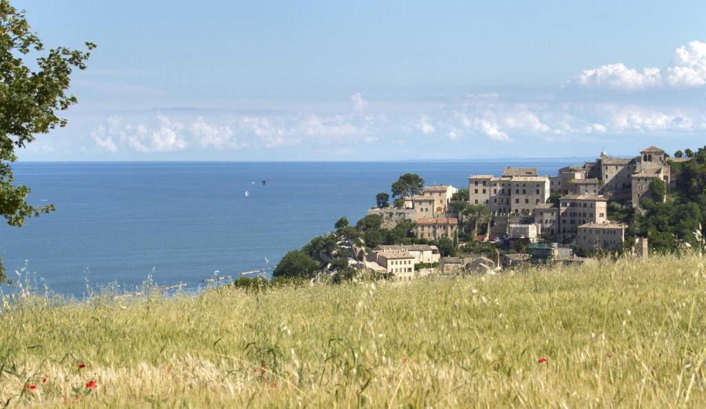 Residence I Delfini Cupra Marittima Dış mekan fotoğraf
