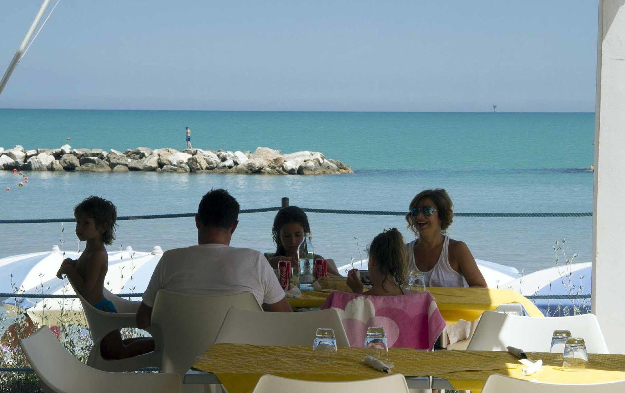 Residence I Delfini Cupra Marittima Dış mekan fotoğraf