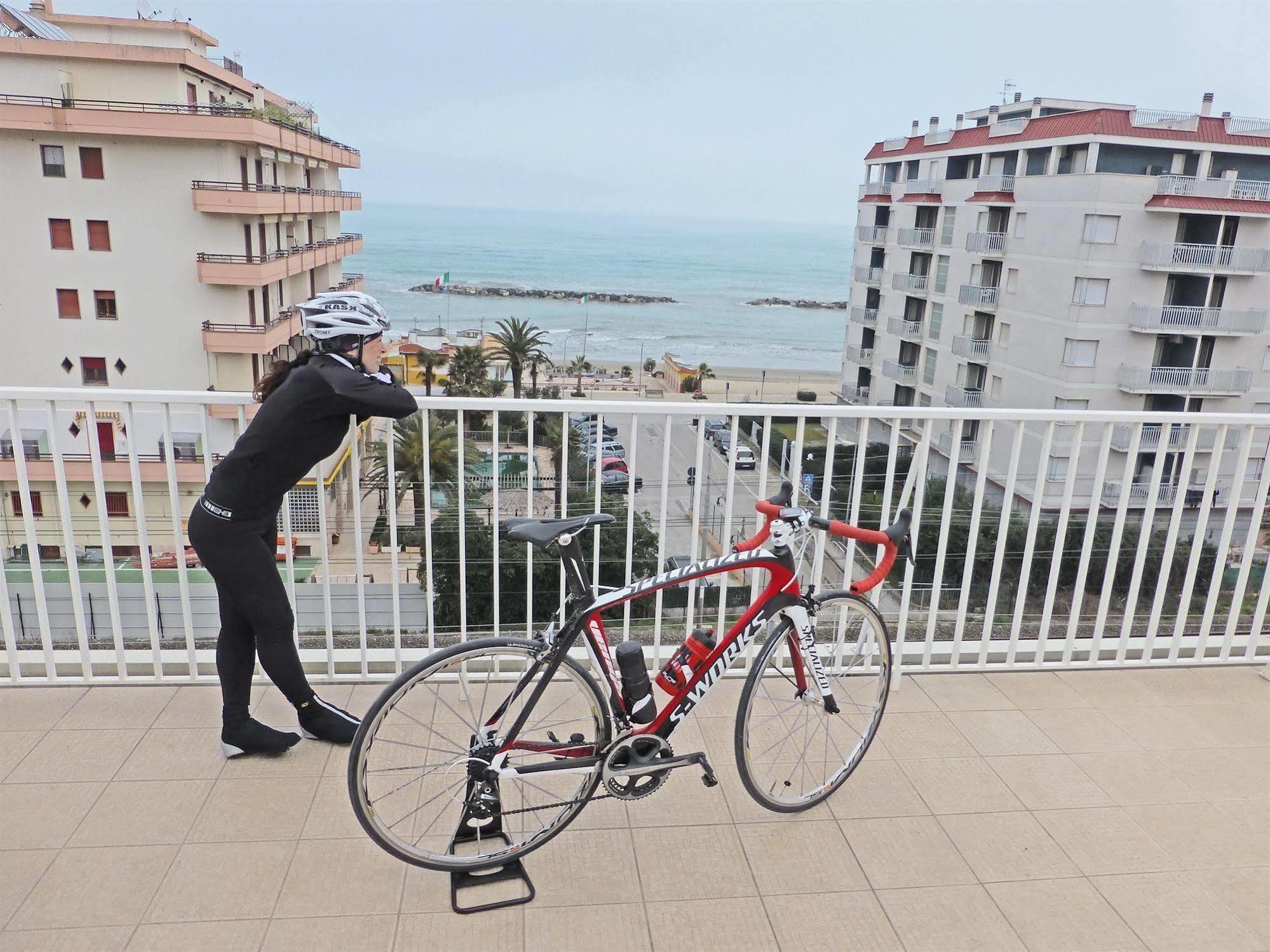 Residence I Delfini Cupra Marittima Dış mekan fotoğraf