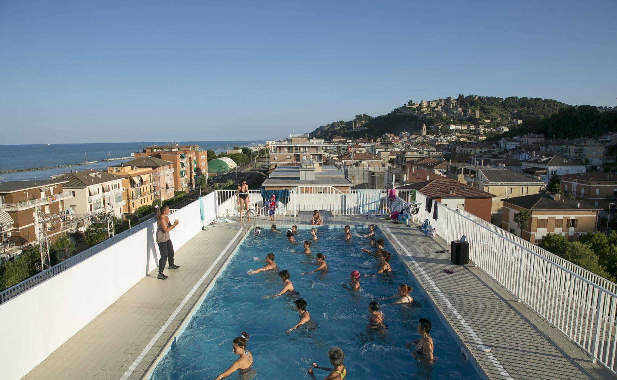 Residence I Delfini Cupra Marittima Dış mekan fotoğraf