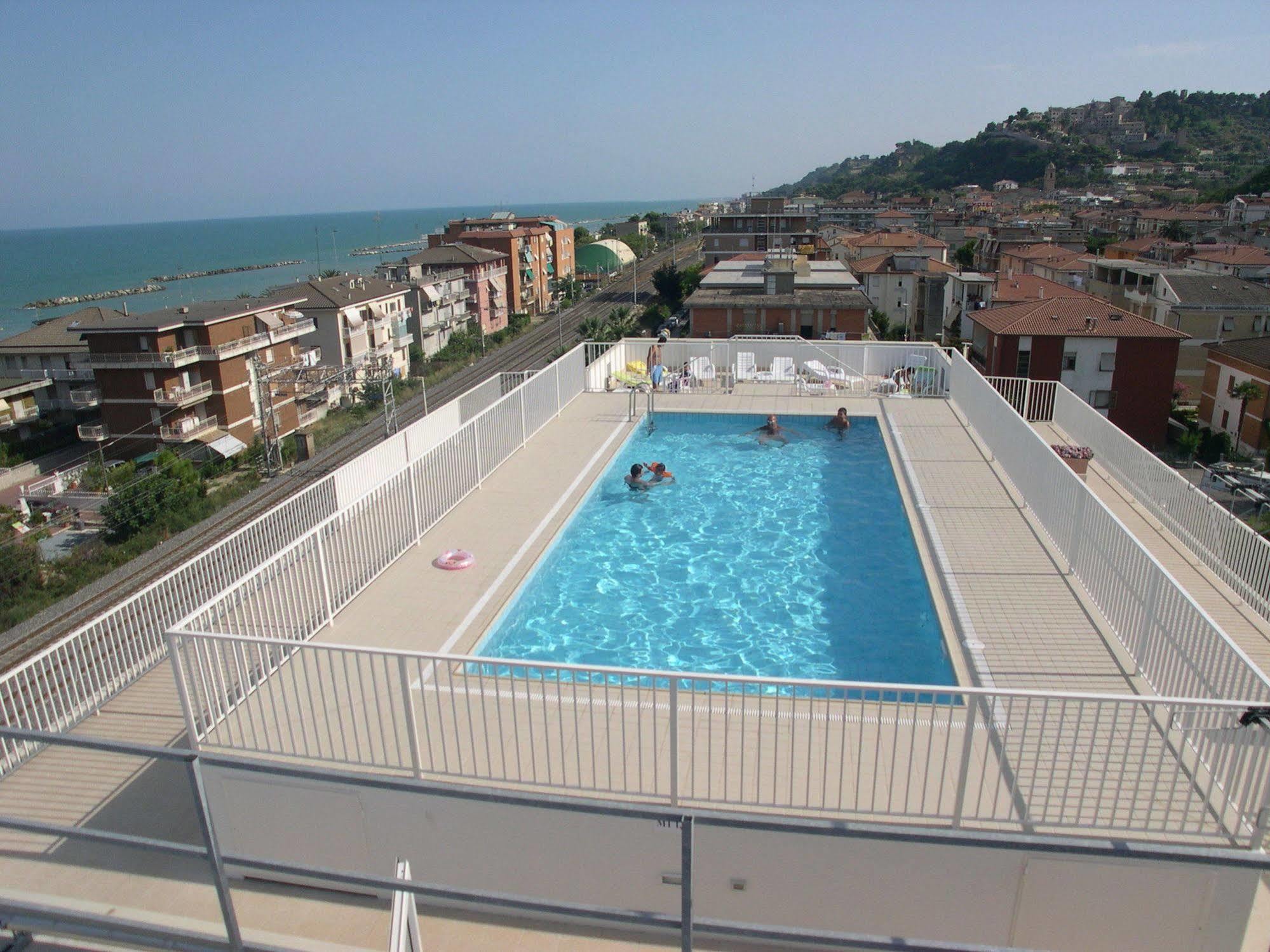 Residence I Delfini Cupra Marittima Dış mekan fotoğraf